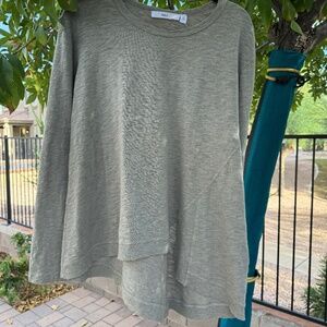 WILT HEATHER GRAY LONG SLEEVED T-SHIRT WITH ASYMMETRICAL HEM SIZE L NWT